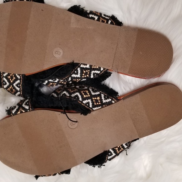 NWOT Black and white, cross band slide sandal - Picture 3 of 3